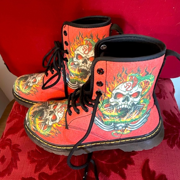 Red Skull Boots (size 6) - Picture 1 of 6